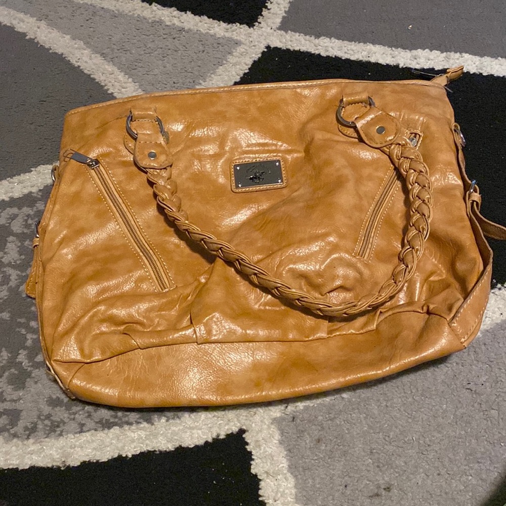 Zip up purse